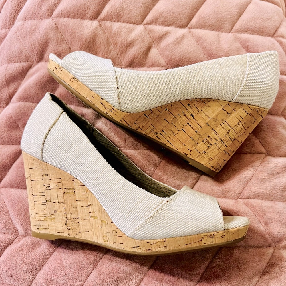 Toms Classic Wedge Size 6.5